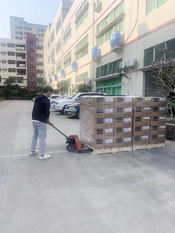 思拓達-LED燈具出貨現(xiàn)場