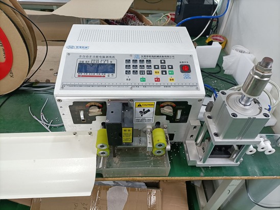 全自動(dòng)功能電腦剝線機(jī)