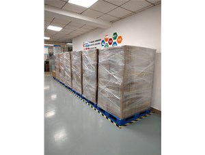 思拓達(dá)-外銷(xiāo)高檔投光燈出貨日常